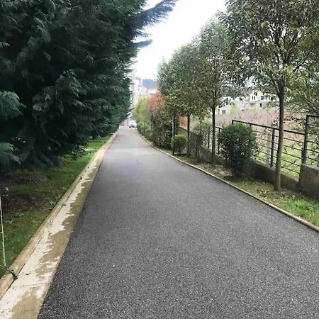 Spacious In Luxury Appartement Tirana