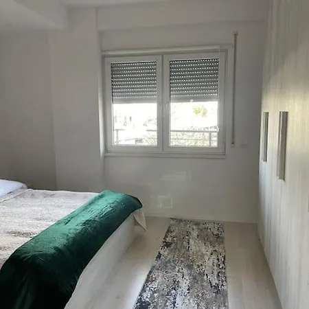 Spacious In Luxury * Τίρανα