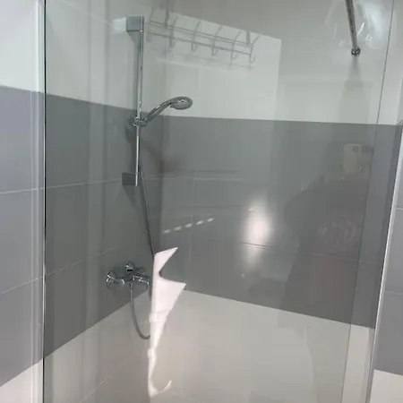 Spacious In Luxury * טיראנה