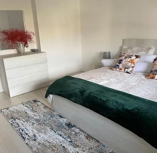 Spacious In Luxury Apartamento